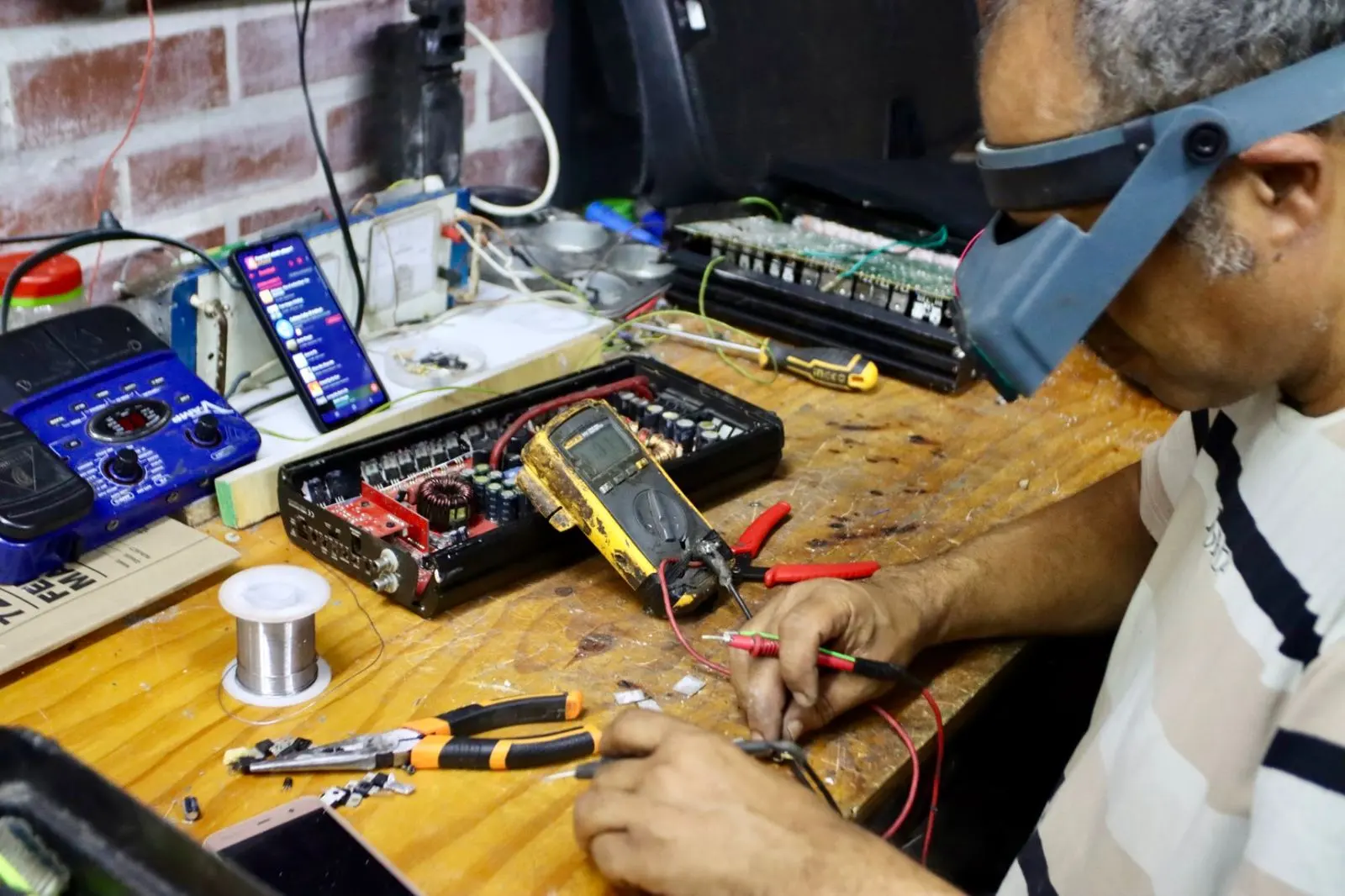 Vintage valve testing equipment